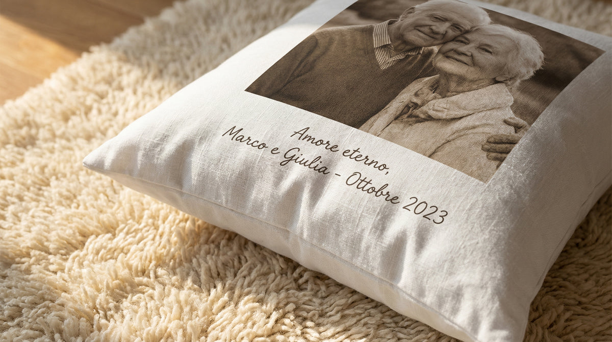 Cuscino Personalizzato con Foto di Coppia e Dedica – Il Nostro Angolo Felice