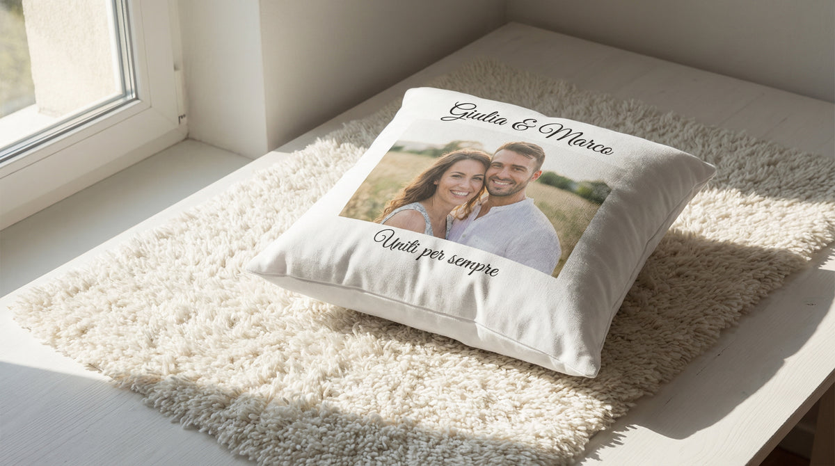 Cuscino Personalizzato con Foto di Coppia e Dedica – Il Nostro Angolo Felice